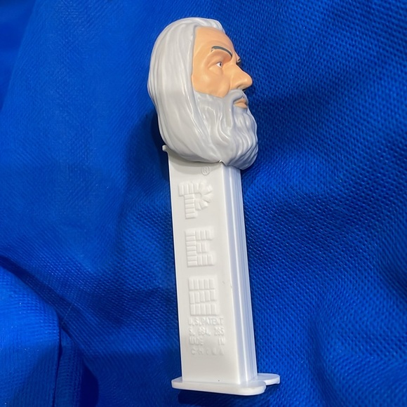 The Lord of the Rings PEZ Collectible - Gandalf (Grey & White) #C8 1113930 - Picture 11 of 17